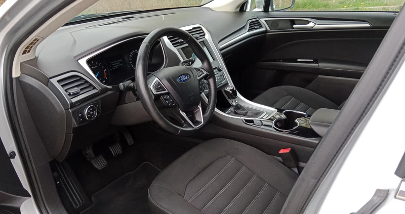 Ford Mondeo cena 38900 przebieg: 220000, rok produkcji 2016 z Poznań małe 232